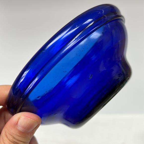 Hand blown in Mexico pair of cobalt blue glass bowls - Picture 6 of 8